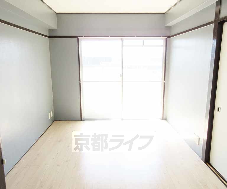 居室・リビング　南向きで明るいお部屋です！