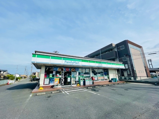 コンビニ　ファミリーマート末広町店（コンビニ）まで632m