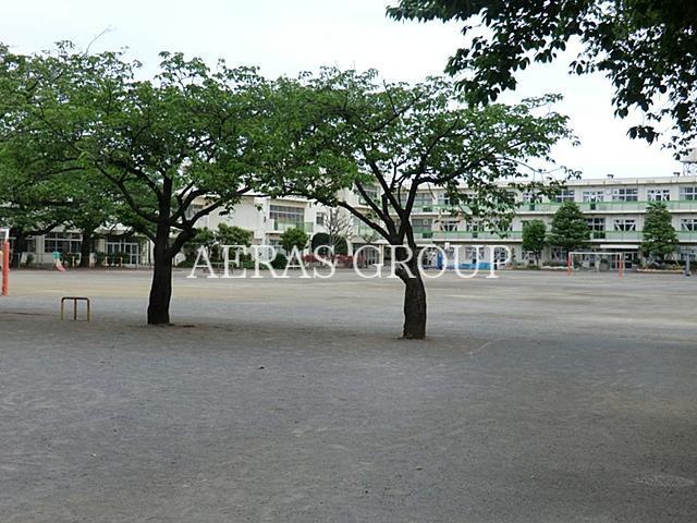 小学校　町田市立町田第六小学校（小学校）まで999m