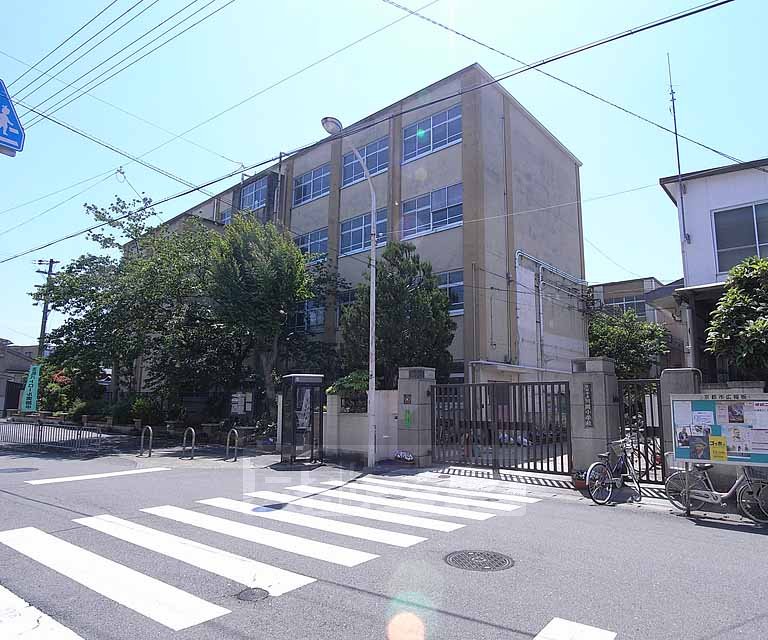 小学校　川岡小学校（小学校）まで400m