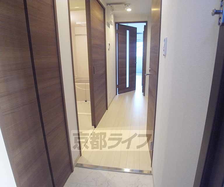 その他部屋・スペース　明るい廊下です