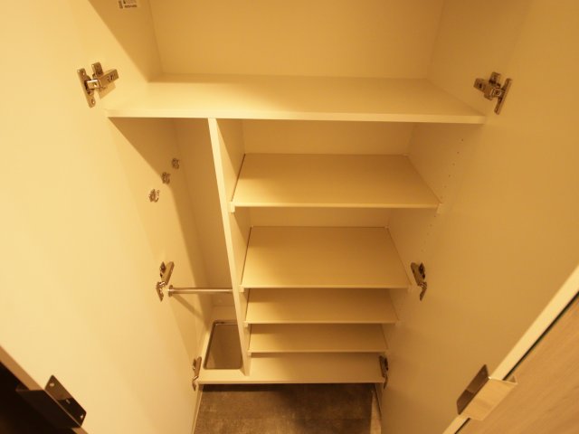 収納　※同建物内別室の参考写真です、内装が異なる場合がございます