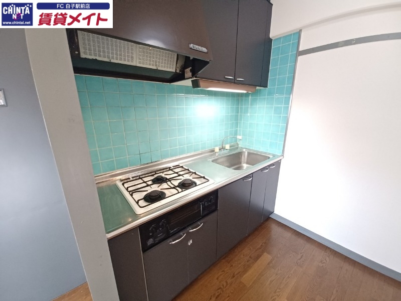 キッチン　別部屋参考写真です