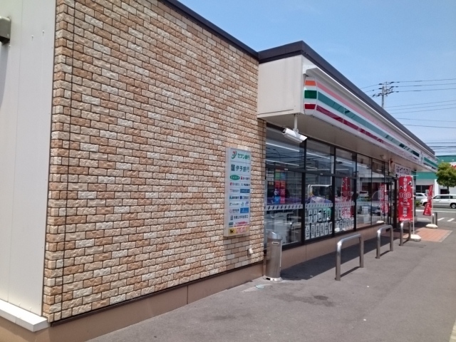 コンビニ　セブンイレブン松山空港通６丁（コンビニ）まで700m
