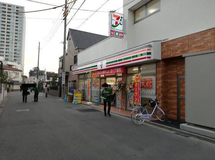コンビニ　セブンイレブン川崎向ヶ丘遊園西店（コンビニ）まで113m