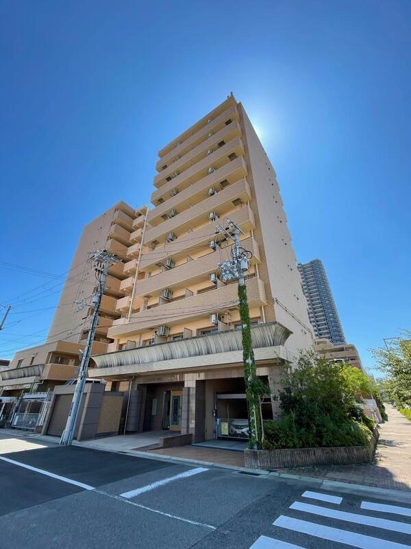 建物外観　サウス（南棟）とノース（北棟）があります