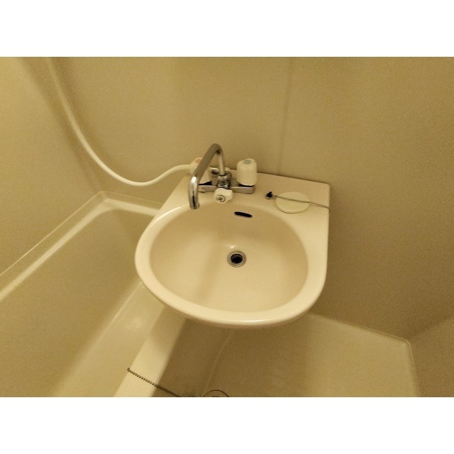 洗面設備　同型写真です