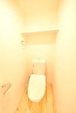 トイレ　現状優先とし写真は参照とする。