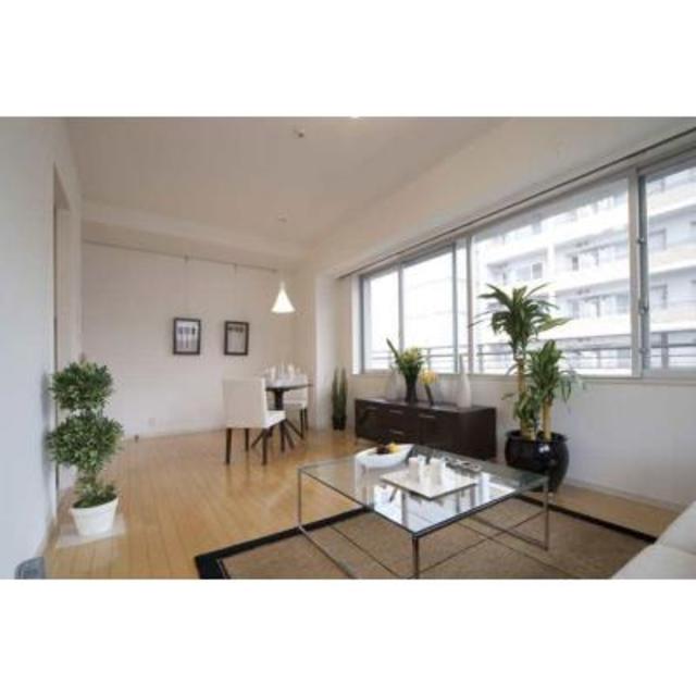 ロビー　※写真は同タイプ住戸です。