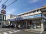 コンビニ　ローソン行徳支所前店（コンビニ）まで450m