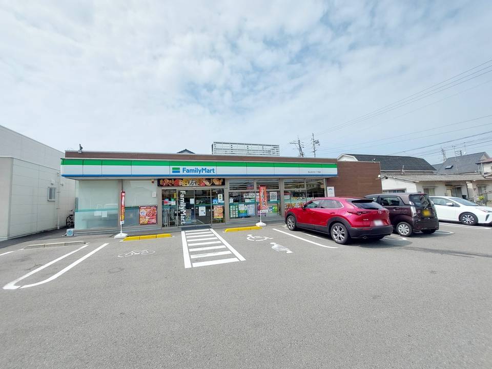 コンビニ　ファミリーマート松山古川北一丁目店（コンビニ）まで206m