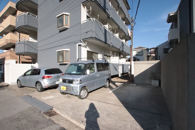 駐車場　駐車場（要空き確認）