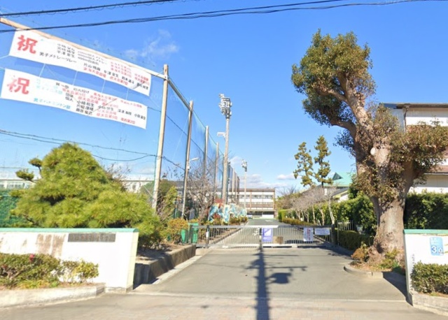 中学校　浜松市立新津中学校（中学校）まで494m