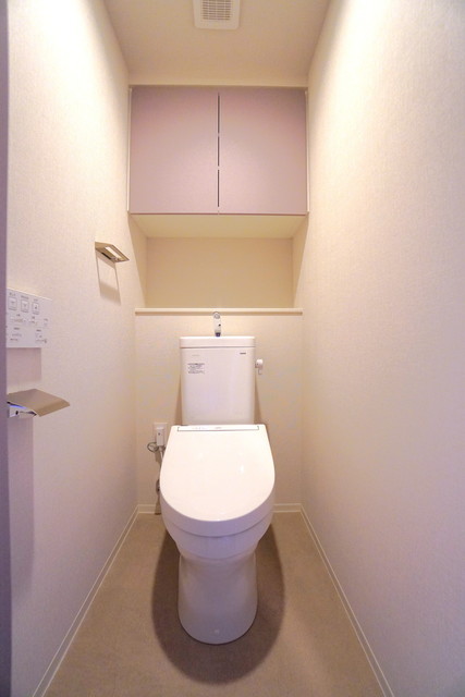 トイレ　※写真は同タイプ住戸です。