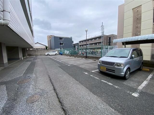 駐車場　駐車場完備です