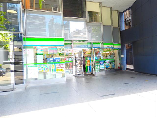 コンビニ　ファミリーマート（コンビニ）まで334m