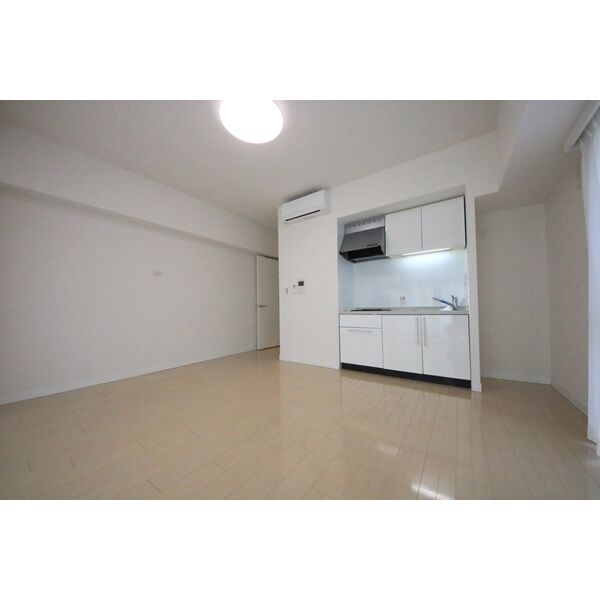 キッチン　※写真は同じマンションの違う部屋のものになります。