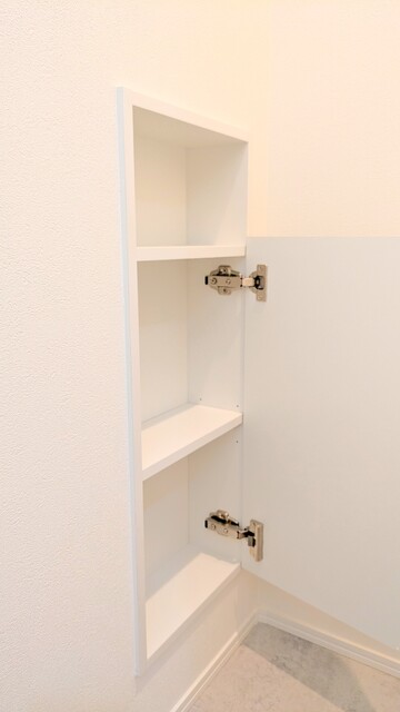 トイレ　トイレに収納スペース有り