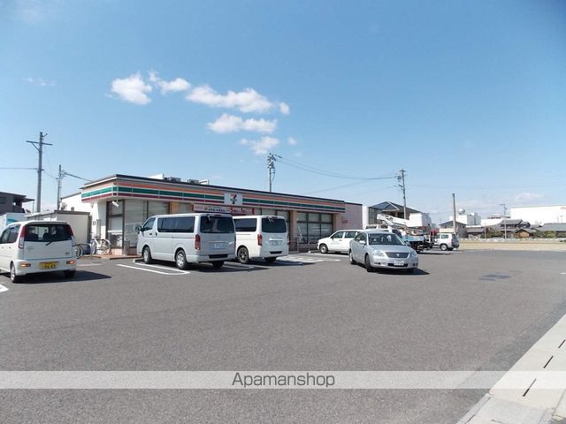 コンビニ　セブンイレブン（コンビニ）まで1780m