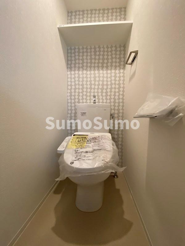 洗面設備　独立洗面台あり、毎朝おしゃれに忙しい女性の方におすすめです