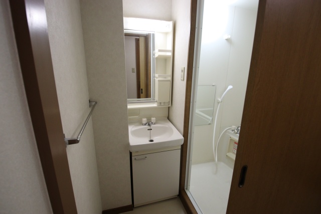 洗面設備　※別号室の参考写真です※