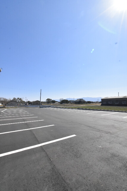 駐車場　建築中