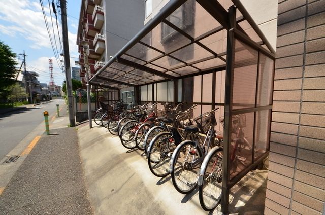 その他共有部分　♪屋根付き駐車場！♪