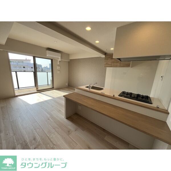 スプランディッドライズ新大阪ノースの居間写真