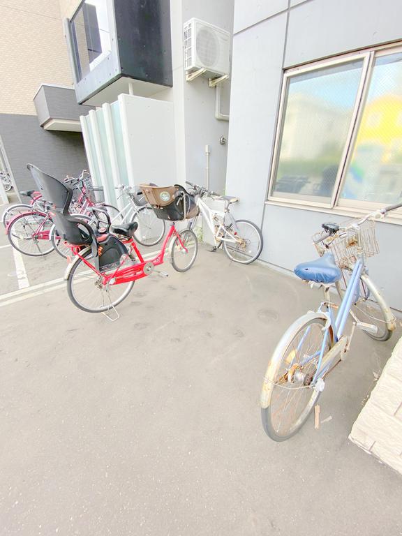 その他共有部分　駐輪場はございません。自己責任で駐輪となります。