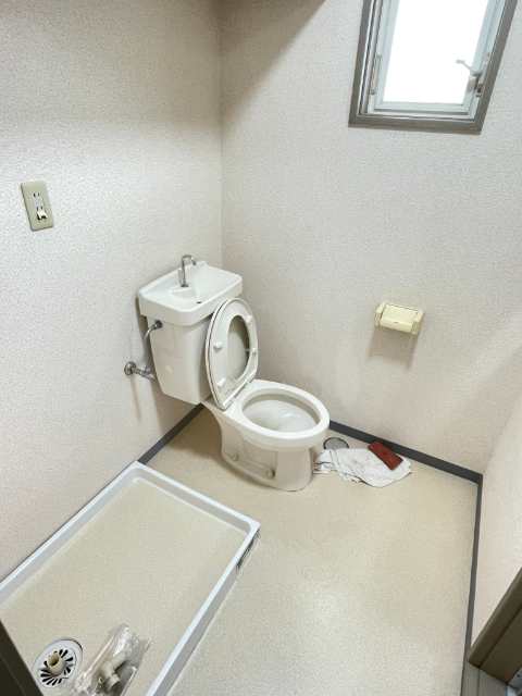 トイレ　反転間取参考写真