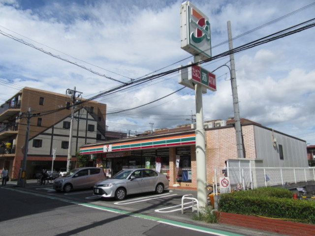 コンビニ　セブンイレブンさいたま土呂駅西店（コンビニ）まで301m
