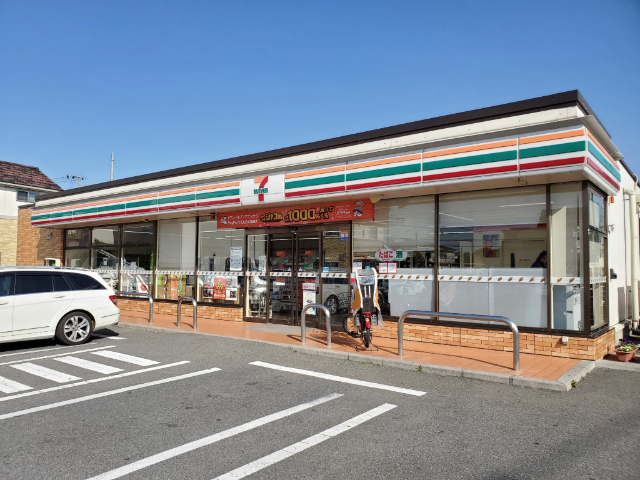 コンビニ　セブンイレブン流山おおたかの森駅西口店（コンビニ）まで297m