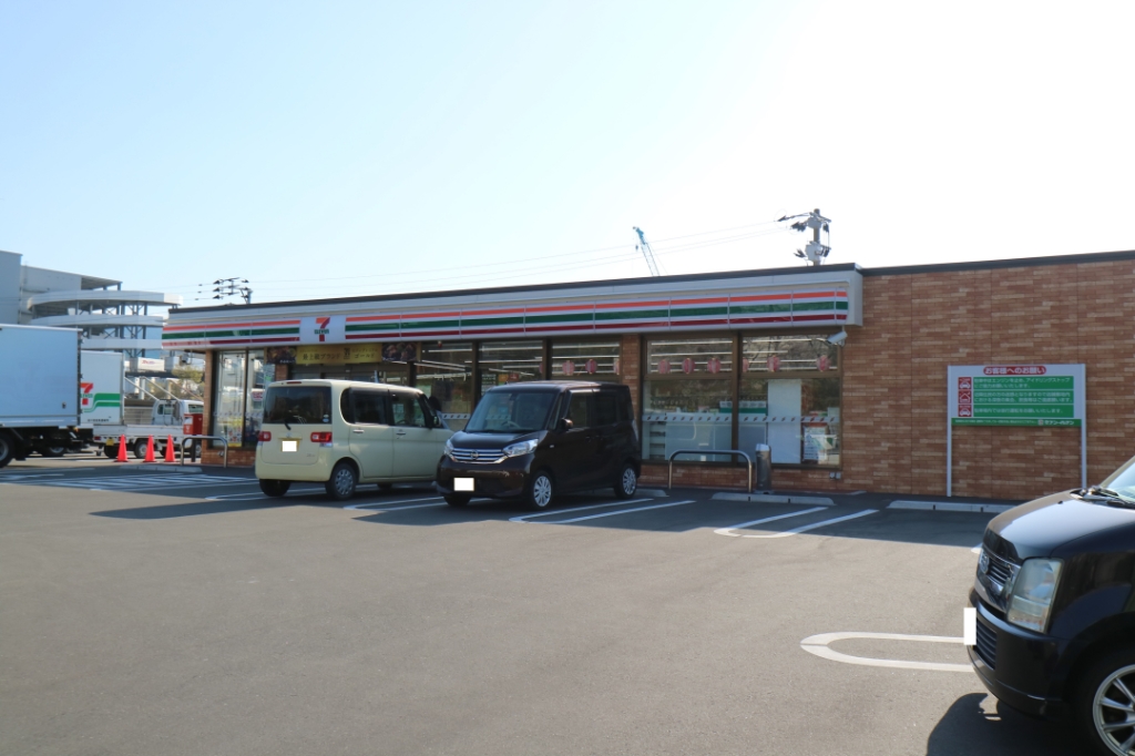 コンビニ　セブンイレブン 宇美東小学校前店（コンビニ）まで533m