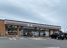 コンビニ　セブンイレブン福岡四箇田団地店（コンビニ）まで670m