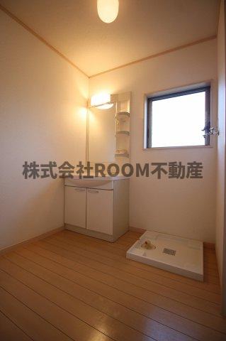 洗面設備　脱衣スペースもあります