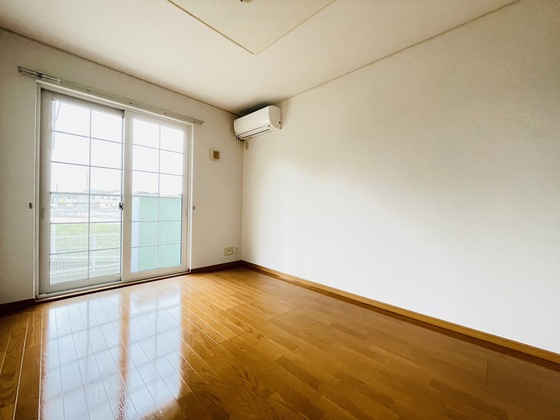 居室・リビング　※別部屋の写真です
