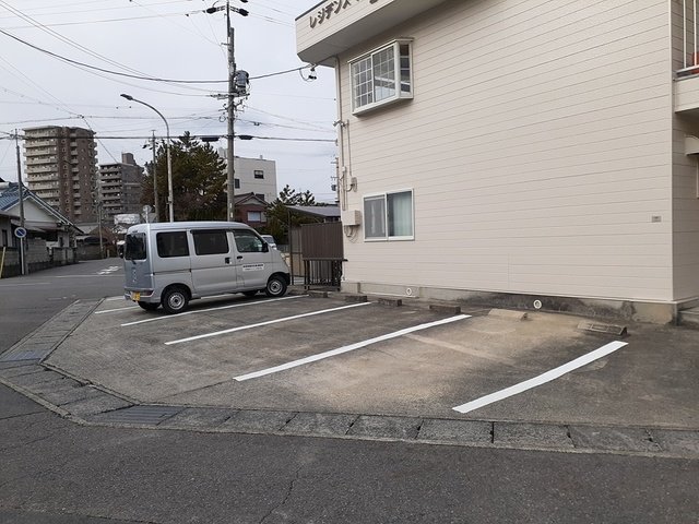 駐車場　駐車場完備です
