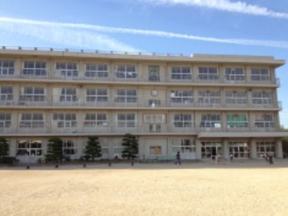 小学校　福山市立 緑丘小学校（小学校）まで387m