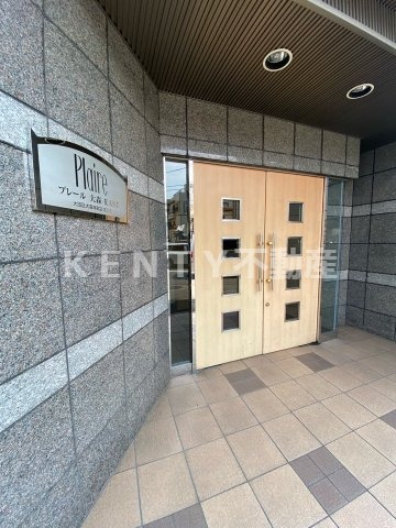 エントランス　落ち着いたエントランスです