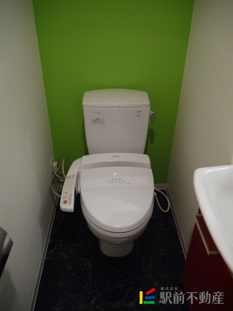 トイレ　写真は同タイプ別部屋