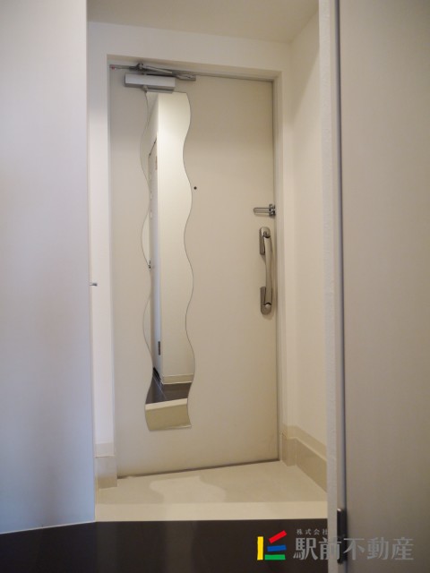 玄関　写真は同タイプ別部屋