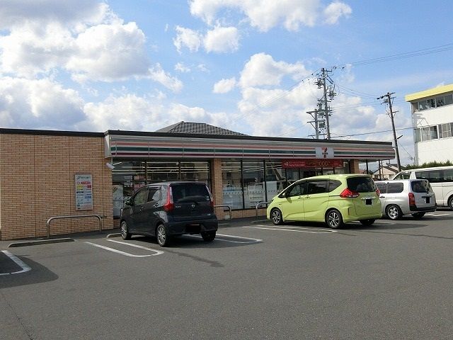 コンビニ　セブンイレブン 大垣島里１丁目（コンビニ）まで600m