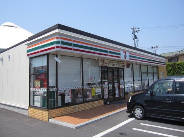 コンビニ　セブンイレブン倉敷上富井店（コンビニ）まで650m
