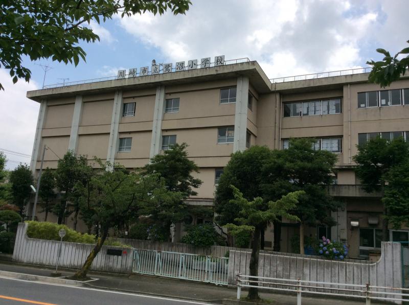 小学校　川崎市立鷺沼小学校（小学校）まで422m