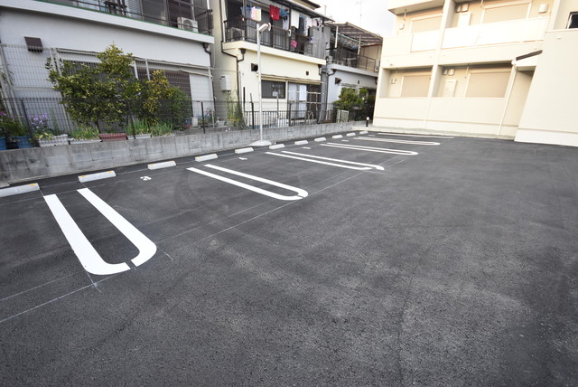 駐車場　駐車場