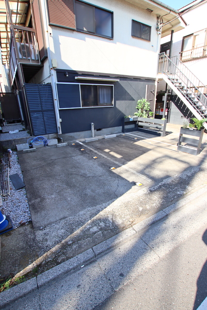 駐車場　★駐車場★（空き状況・使用料等詳細はご確認下さい）