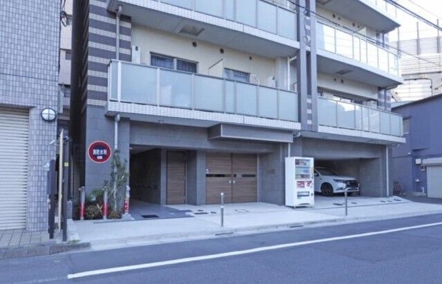 エントランス　☆重厚感のあるエントランス☆