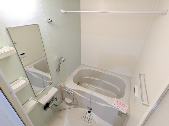 バス・シャワールーム　※別部屋の写真です