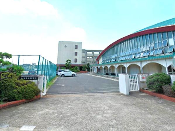 中学校　あま市立七宝中学校（中学校）まで2600m