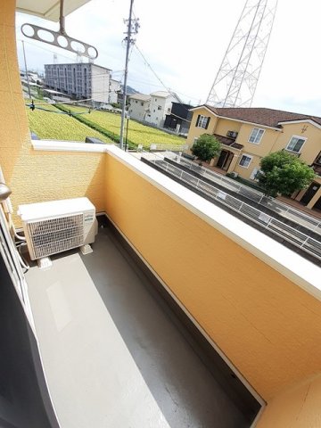 バルコニー　外からの目が気にならないバルコニーで洗濯物が干せます